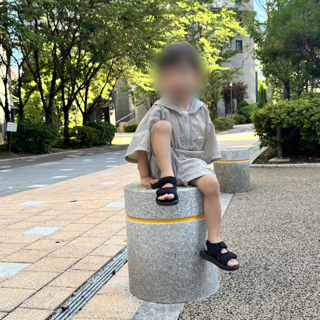 34개월 아이 샌들 실제 착용2