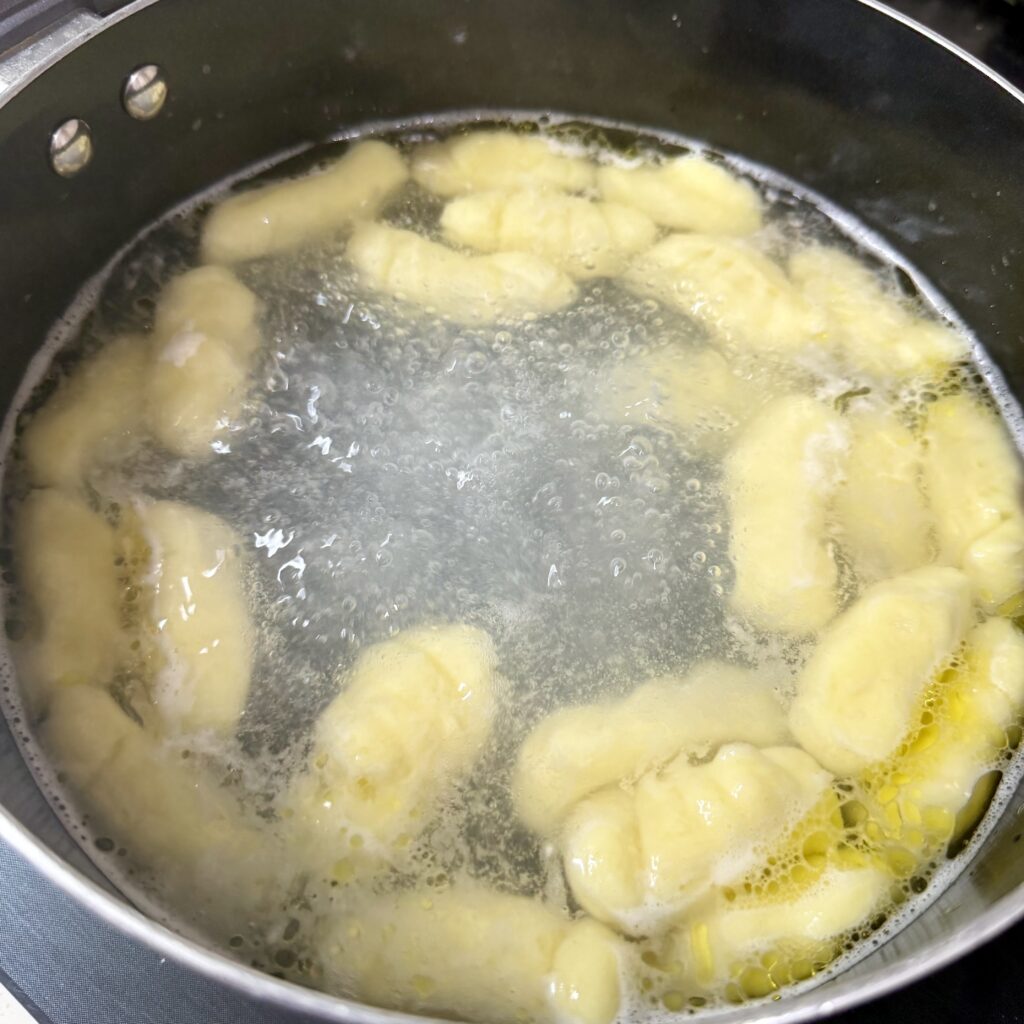 삶는 감자뇨끼