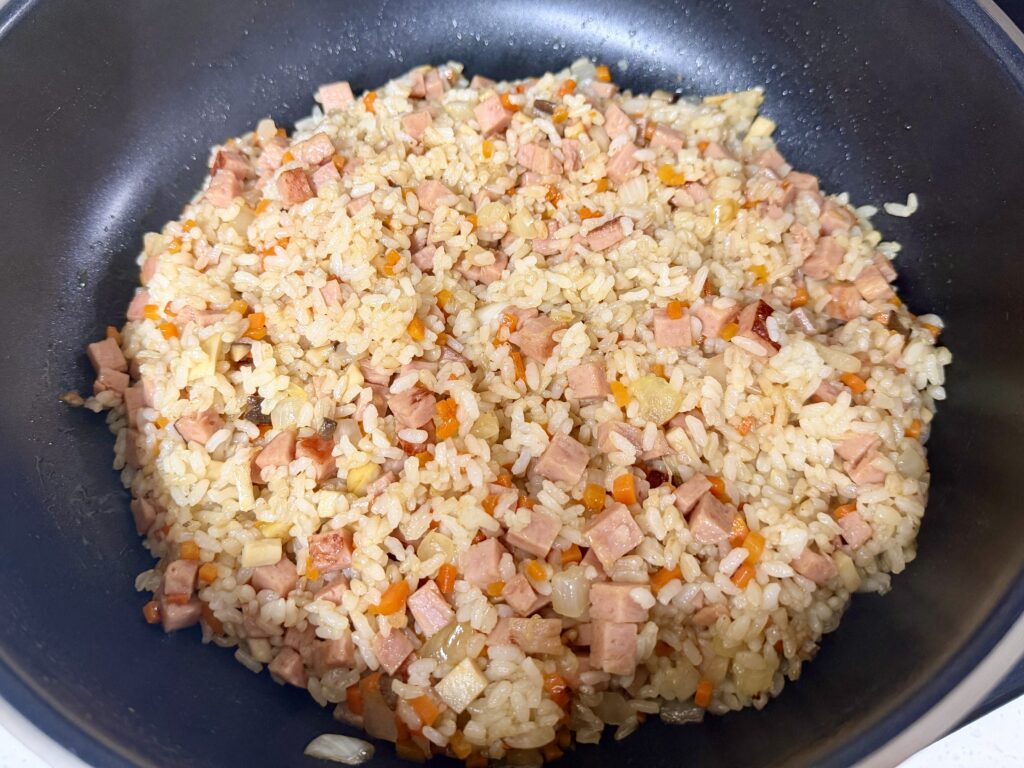 햄야채볶음밥 완성